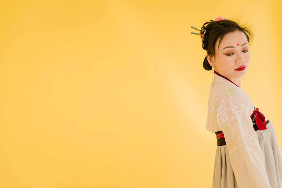 노리개 꿈 해몽에서 이 장신구를 차던 자리를 보여 주는 옷고름 근경